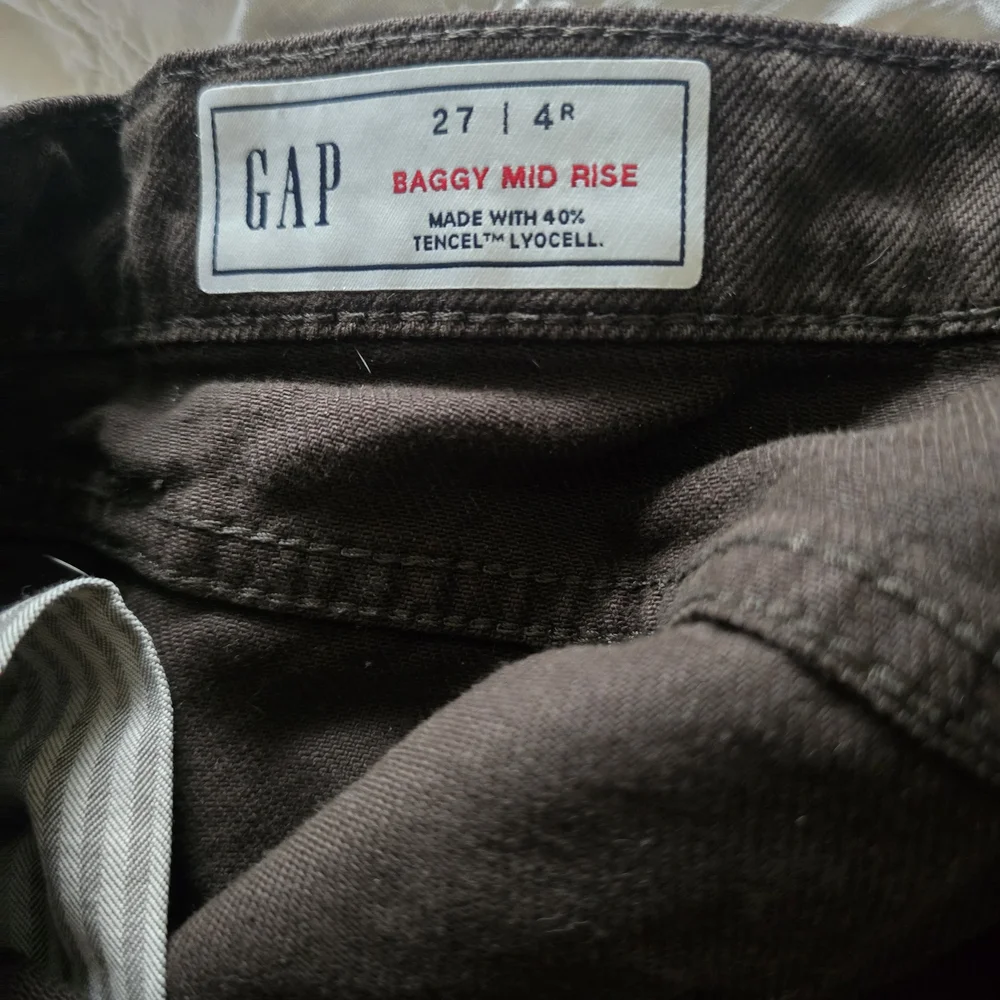GAP Women's Dark Wide-Leg Jeans - Picture 2 of 2